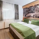 Gruener Baum Hotel