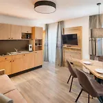 Hotel Gruener Baum 4*