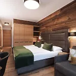 Hotel Gruener Baum 4*