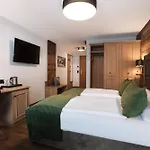 Grüner Baum Hotel 4*