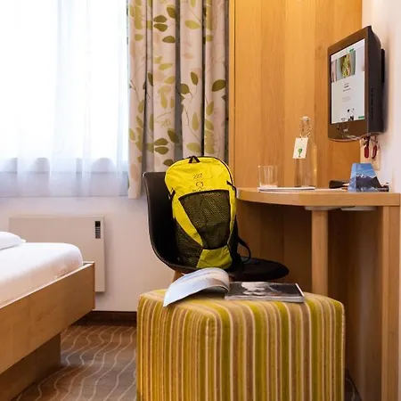 グリューナー バウム ホテル ツェル アム ゼー