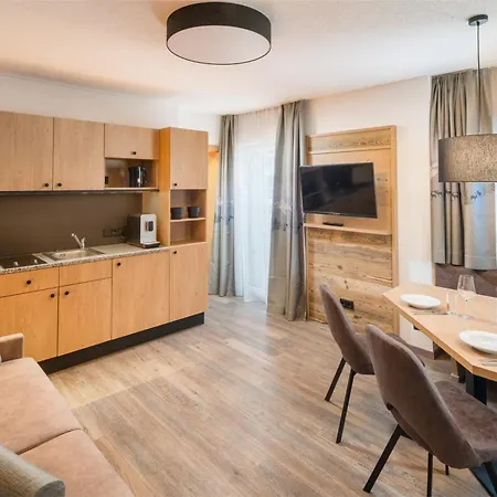 Hotel Grüner Baum 4*
