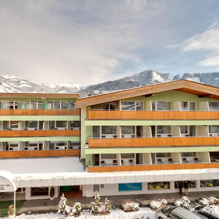 Grüner Baum Hotel 4*