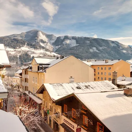 Otel Gruener Baum 4*