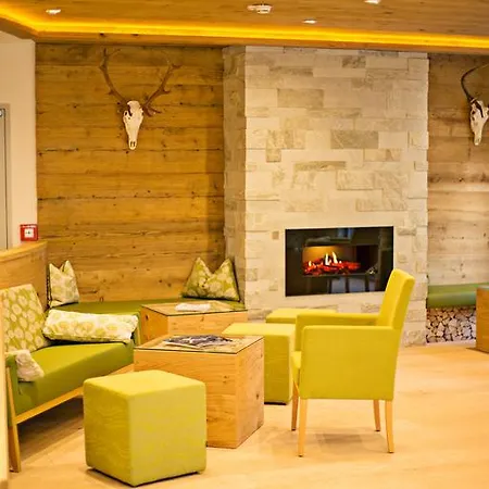 Otel Gruener Baum 4*