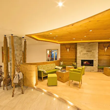 Otel Gruener Baum 4*