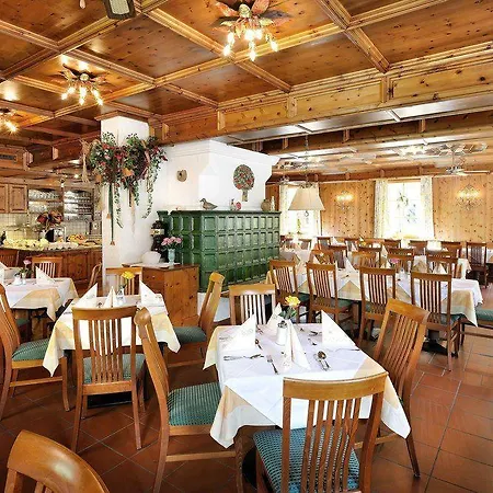 Hotel Gruener Baum Zell am See