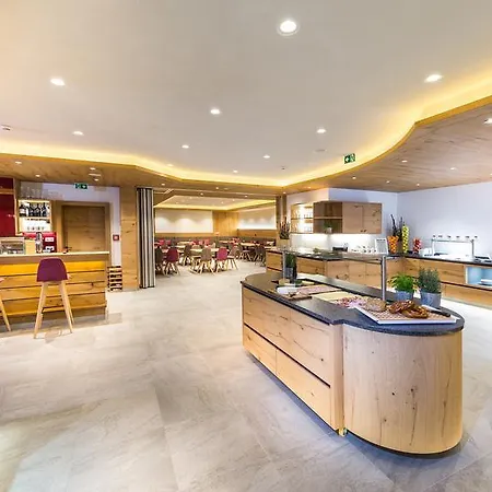 Gruener Baum Otel 4*