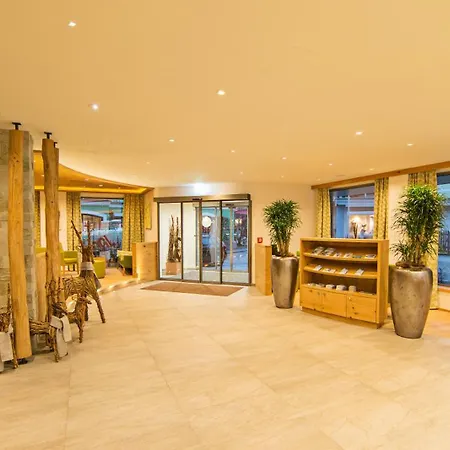 Otel Gruener Baum 4*