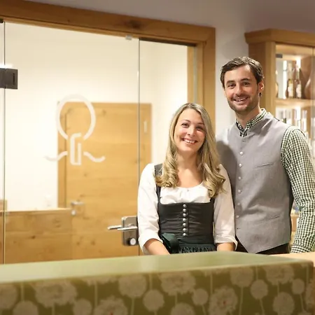 Otel Gruener Baum 4*