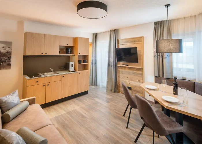 מלון Gruener Baum 4*