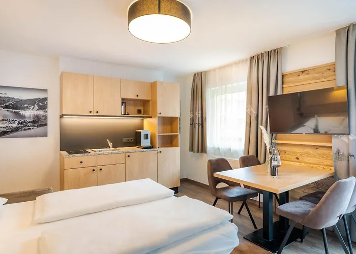 Gruener Baum צל-אם-זי