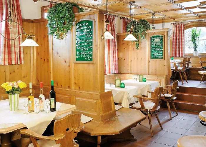 Gruener Baum מלון 4*