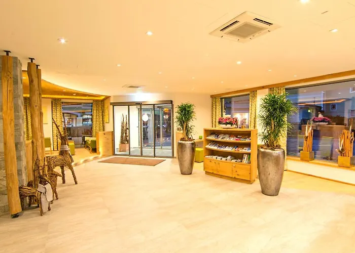 Gruener Baum צל-אם-זי