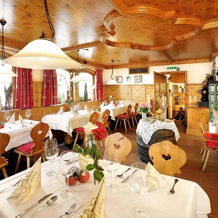 Gruener Baum Hotel 4*