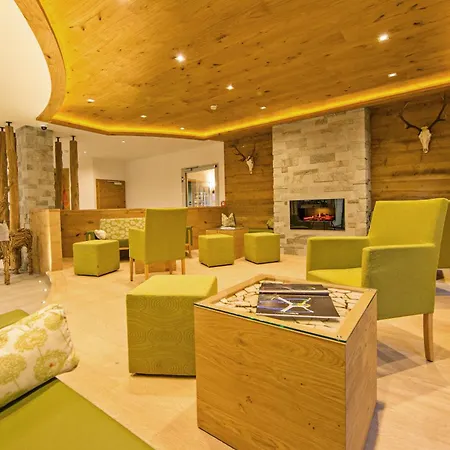 Hotel Gruener Baum 4*